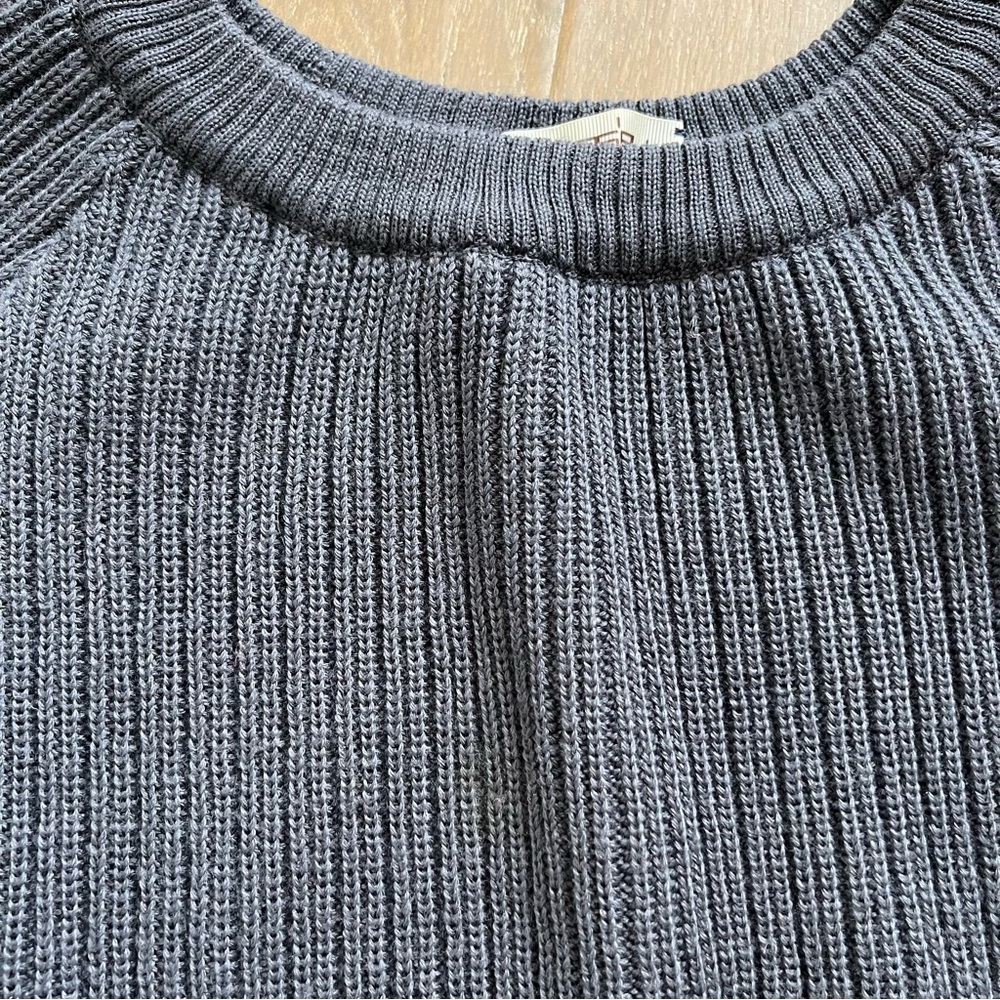 Designer sweater - Picture 2 of 2